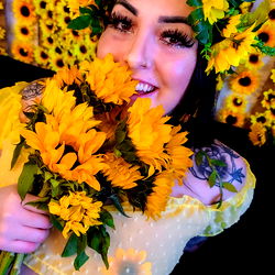 Serafina 💛🌻✨☀️ photo