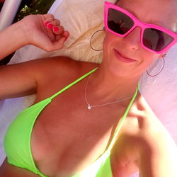 Chloe James | Summer Vibes