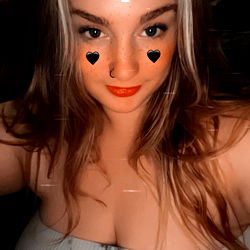 OnlyFans Model Cris Sharing a Personal Moment