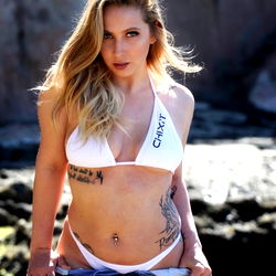 OnlyFans Model α сн в бели, из Ca