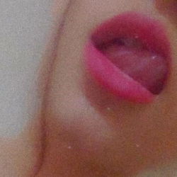 Sultry OnlyFans model Lori6nzo in a candid moment