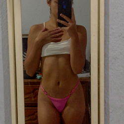 Fitness Model Chris in Pink Bikini