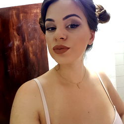 Elenna's OnlyFans Photoshoot