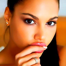 Apolonia Lapiedra VIP photo