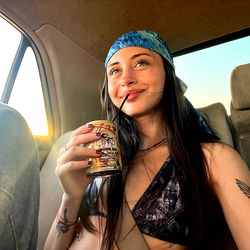 Elizabeth Lynn: Bold and Trendy, A Young Adult