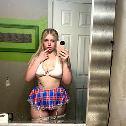 Sav<3, OnlyFans Model, Posed in Bathroom