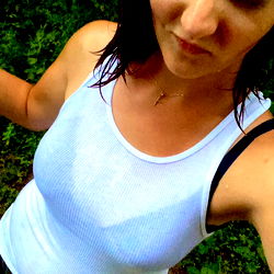 Onlyfans Model Photo with Extracted Tags, Age, and Gender