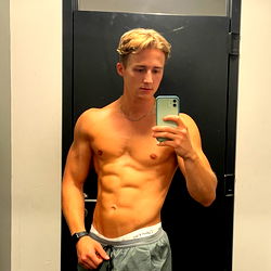 Fitness Model MaximusJr Sharing His Workout Routine