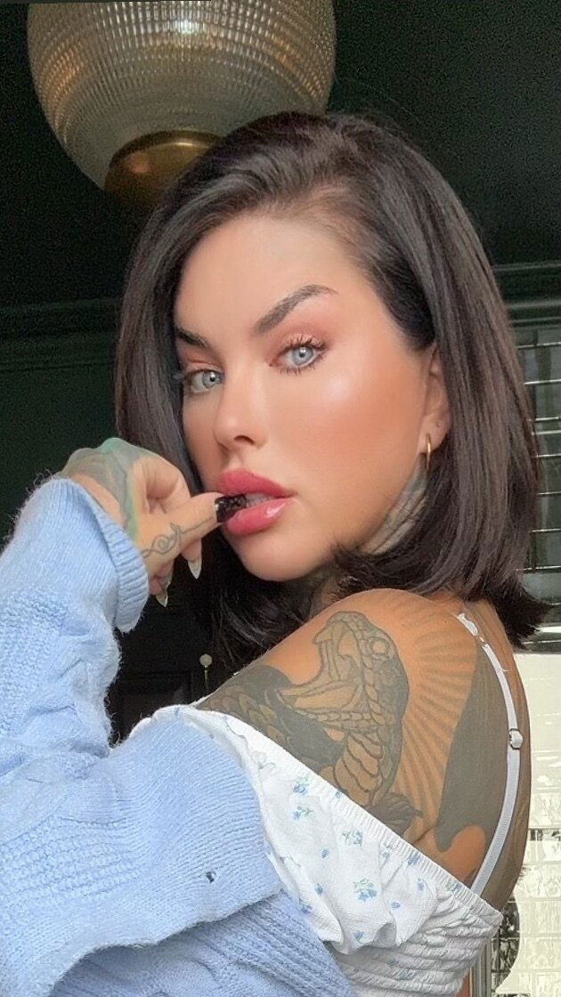 𝐃𝐎𝐍𝐍𝐀 𝐔𝐊 𝐌 𝐈 𝐋 𝐅 🔥❤️🦊 photo