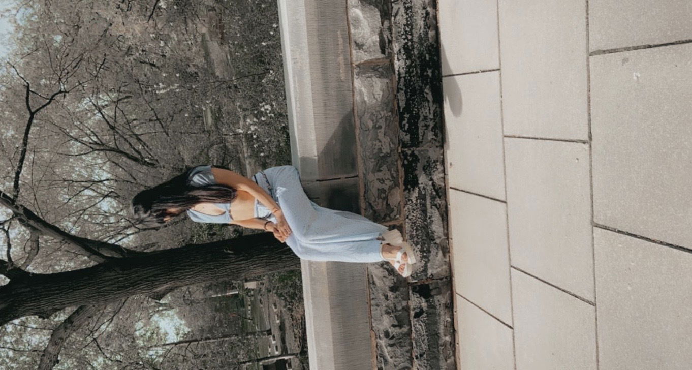 Queen Bee Zelle photo