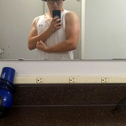 Xander Magnum, Springfield Missouri - Gym Mirror Selfie