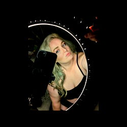 MaggieMay-Free photo