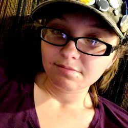 Alicia Grant, A Playful and Charismatic 20-Something