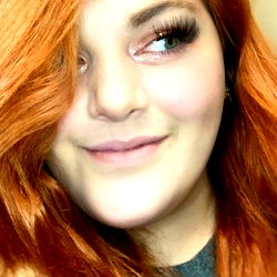 AshleysOnlyFeet: A Model for Strong Style and Flair