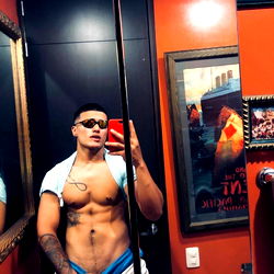 Model Steven_correa in Fitness Mirror