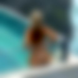 Nicole Dobrikov photo