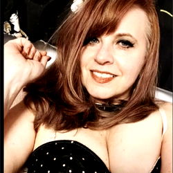 Miss Pandora - Adult Model