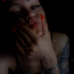 Onlyfans Model Sharing Photos with Fans