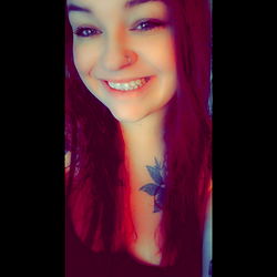 Smiling Aliciaa from North Carolina!