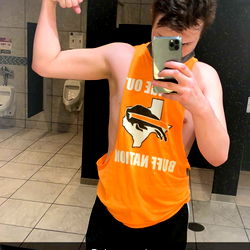 Strong Format JSON for SEO Data Extraction from Model Photo