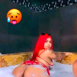 Hot OnlyFans Model Bella in Bath