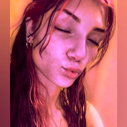 Harley's Vibrant Bedroom Selfie