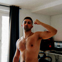 Onlyfans Model BatuX Showcases Fitness Prowess