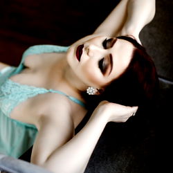 Sensual OnlyFans Model, Dom Mom