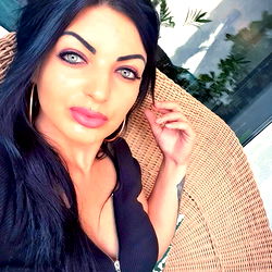 Alluring Alice Star, Model & Influencer from București,