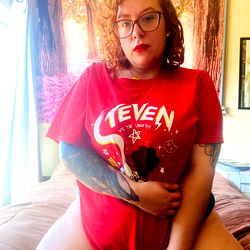 Amy in a vibrant bedroom