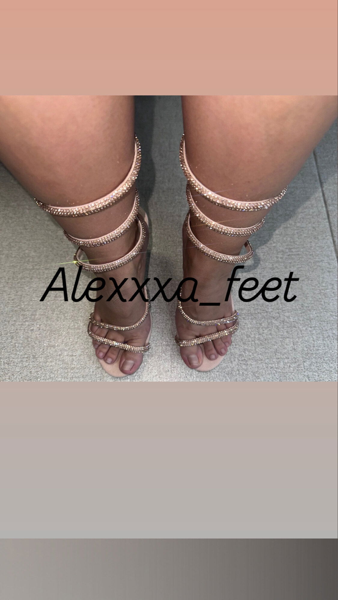 Alexandra Feet photo