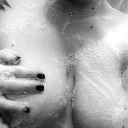 Model Eden Rose, OnlyFans, Barefoot Bath