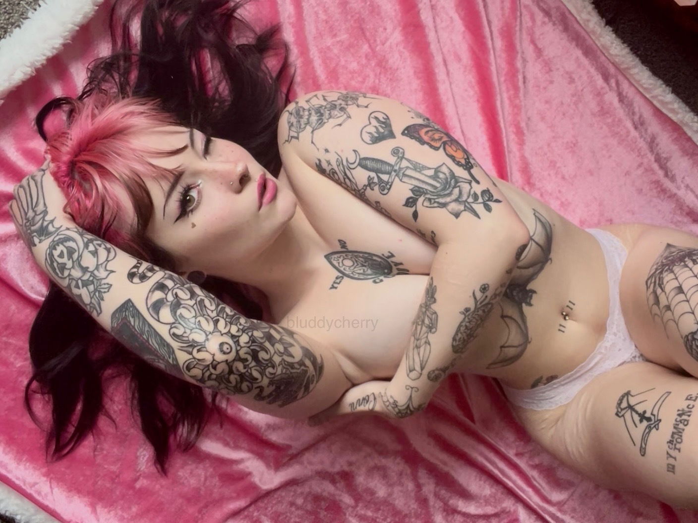 Sirena ≽^• ˕ • ྀི≼ photo