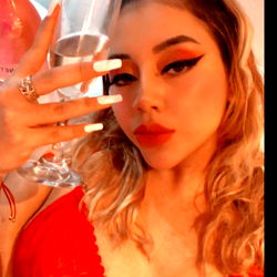 OnlyFans Model Ale Latina - Adult Content Warning