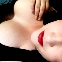 Audrey Frieza - OnlyFans Model