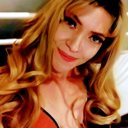 Stylish OnlyFans Model Alexis Wren in Fashionable Shot