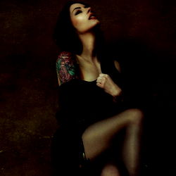 Striking Model Anna de Ville in a Stylish Photoshoot