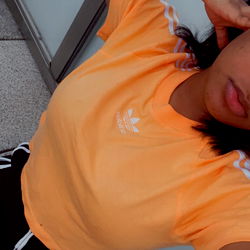 Nhaya Holland: A Captivating Model