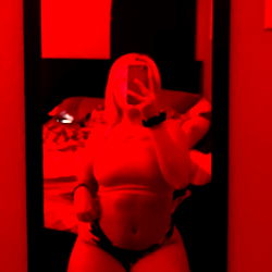 Salem Starr's OnlyFans Intimate Moment