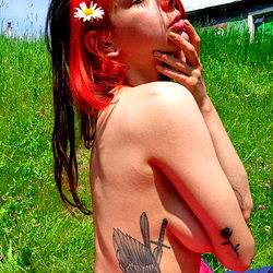 KittenIvy Free: A Canadian Model in Nature