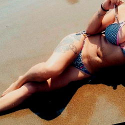 Beach Babe: OnlyFans Y. M.