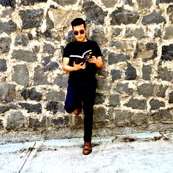 Alberto Quintero, A Young Man with a Book