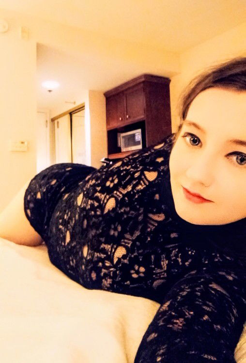 Aura_Rose_Free photo