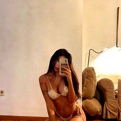 Alice Grey 🍒 photo