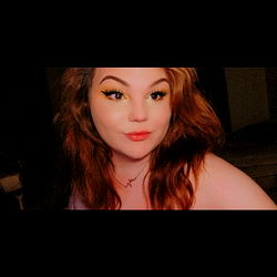 Breedee Bottom: A Stylish Van Wert, Ohio Model