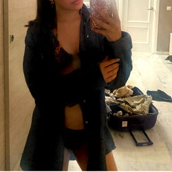 OnlyFans Model Alexa Shows Off Her Stylish Swimwear in a Mirror Selfie