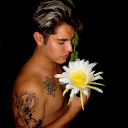 Gabriel Alonso with Flowers