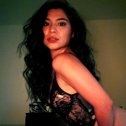 Striking Ari Faye, OnlyFans Model from New Jersey