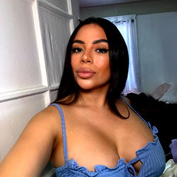 Maggie 🍈 - OnlyFans Model