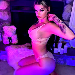 Addison - OnlyFans Model